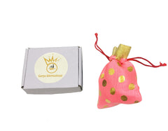 Gift pouch included with color variation for Gavya moonstone necklace