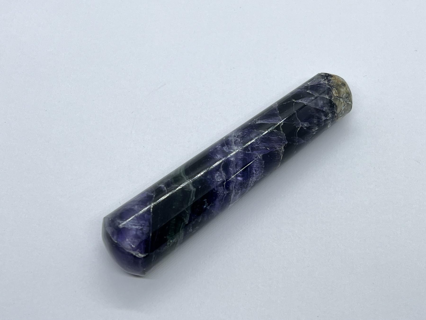 GEMSCITE 4-inch crystal wand perfect for grounding during yoga and meditation.