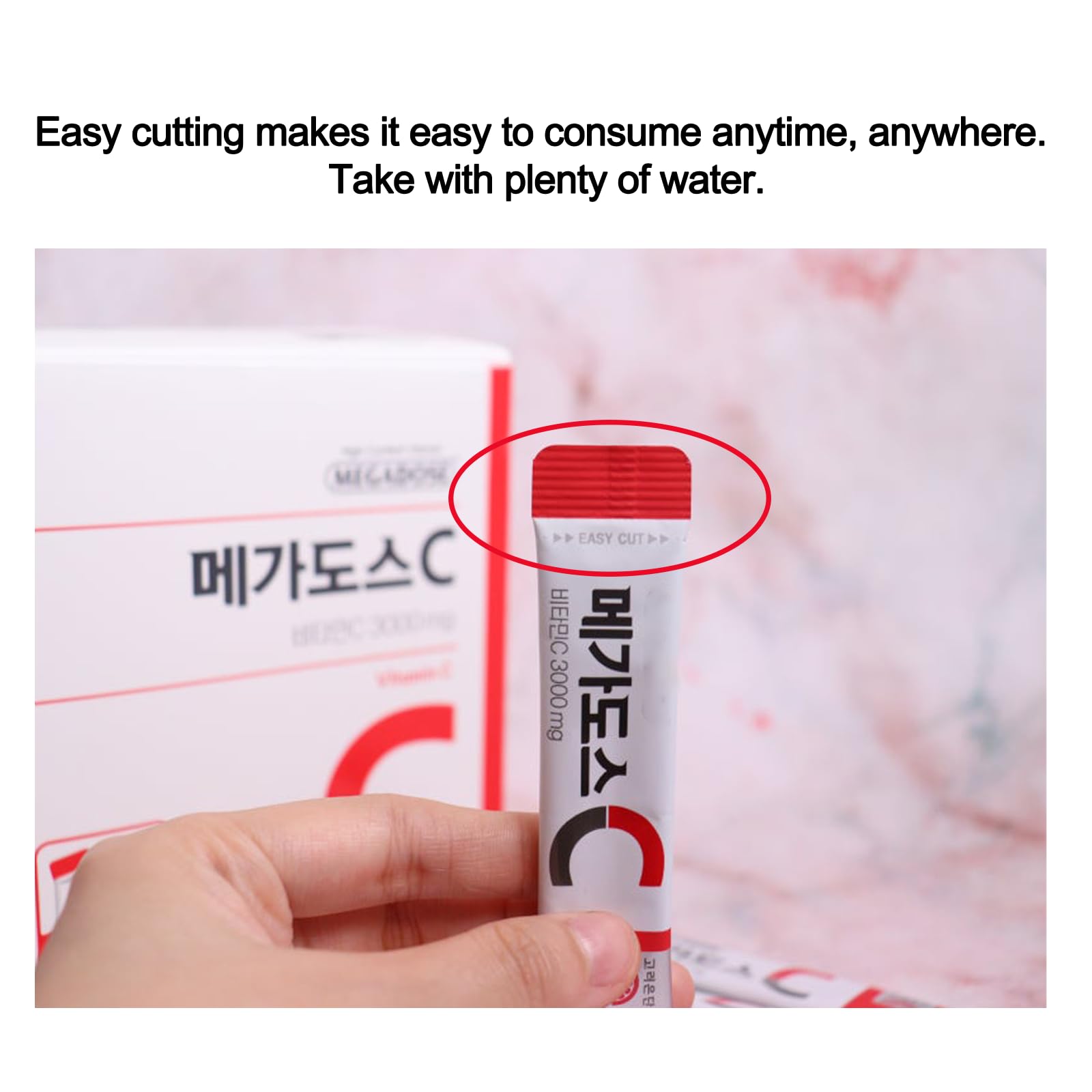 Dissolving GIANANO vitamin powder in water creates a refreshing drink.