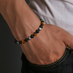 Gnamy elastic-band bracelet showcases a durable fit for everyday wear.