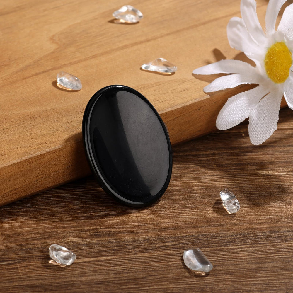 GolbalJew Obsidian thumb stone groove closeup for stress relief enhancement