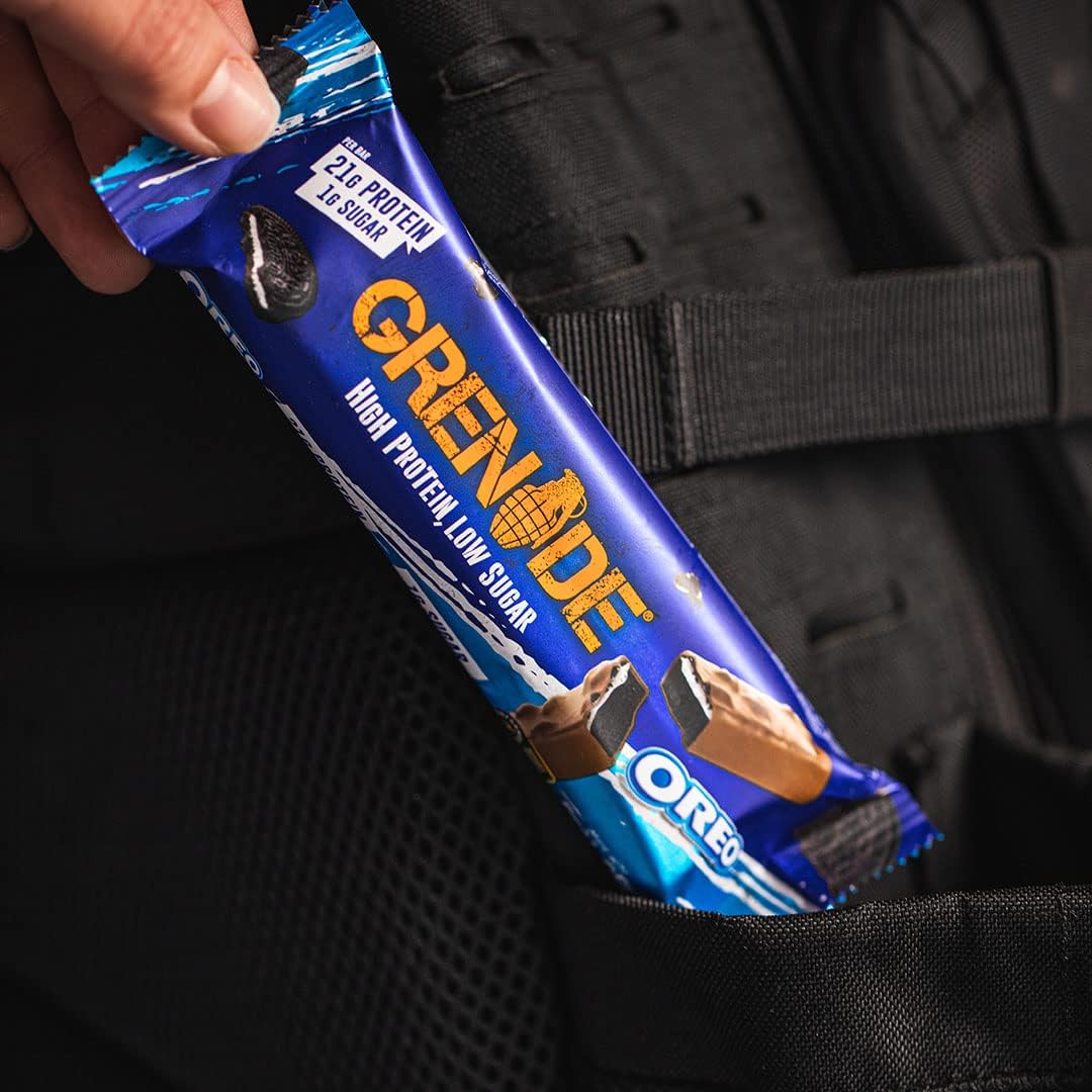 Grenade High Protein Oreo Vanilla bar macro shot, texture and indulgence highlighted