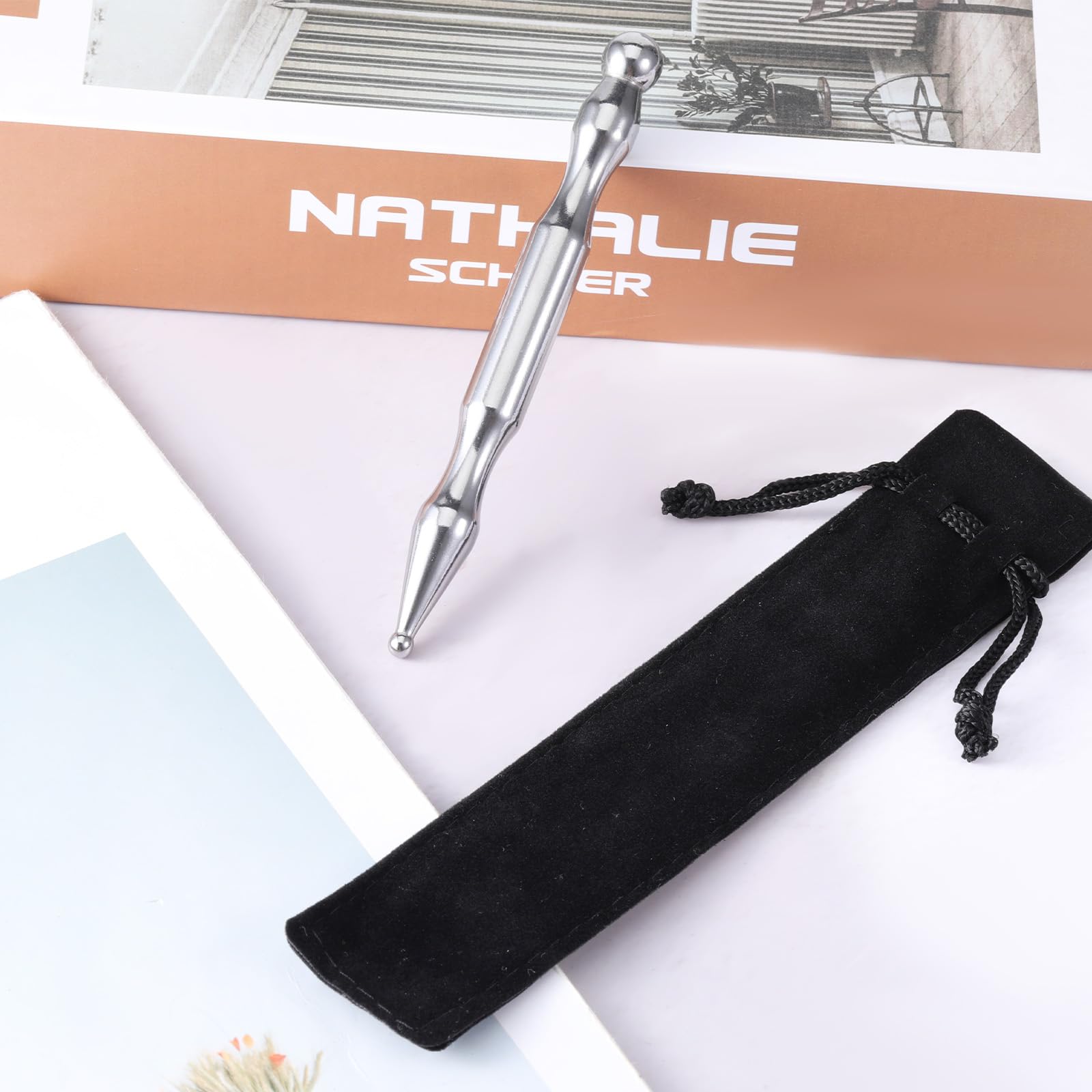 Gtziqa packaging reveals one massage pen and a protective bag.