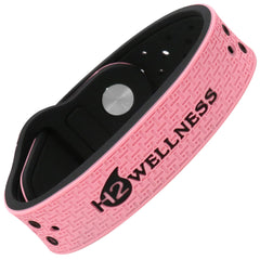 H2WELLNESS magnetic bracelet pink close-up highlighting sleek design and comfort