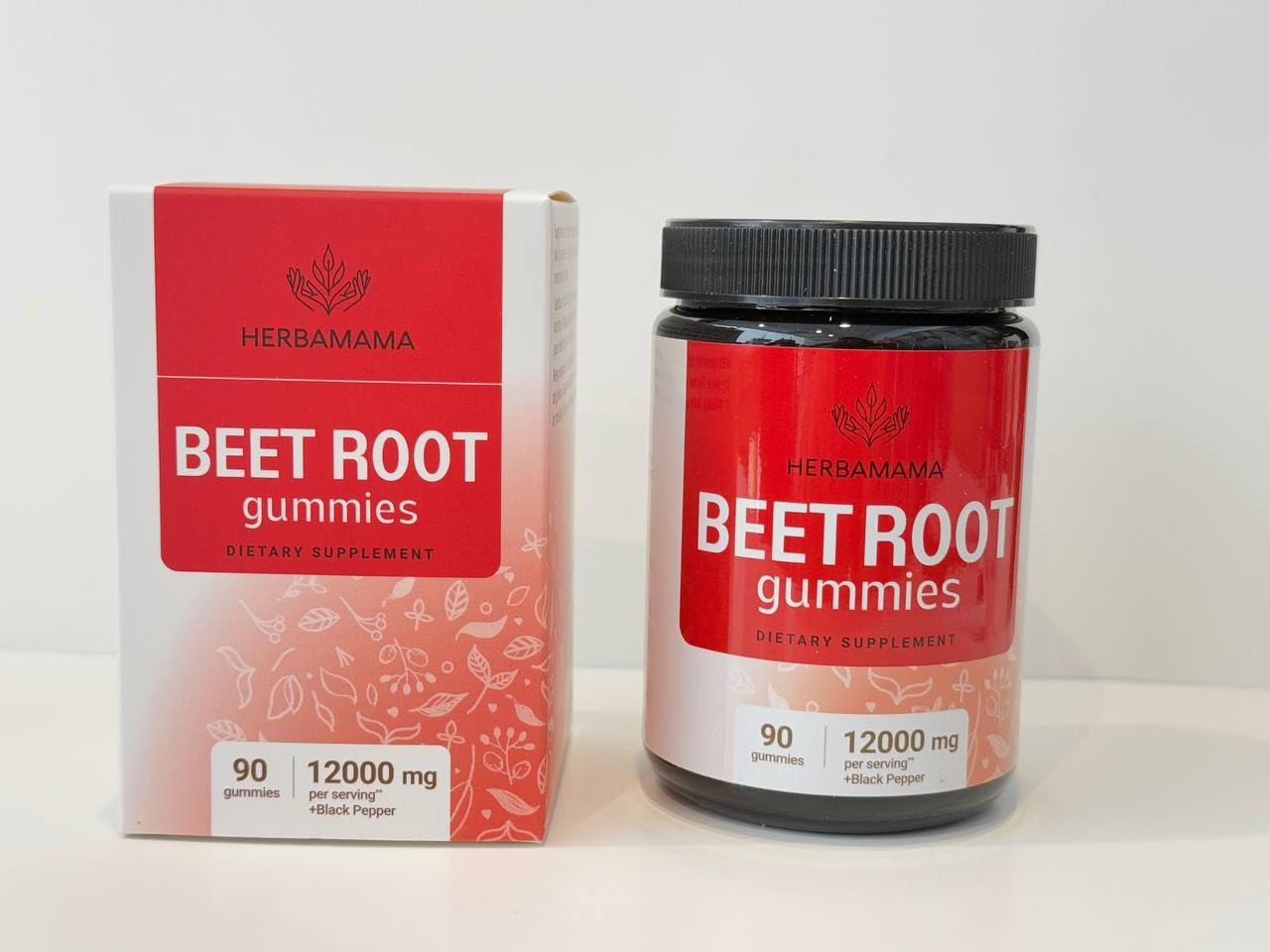 HERBAMAMA Beet Root Gummies soft texture close-up for easy chewing.