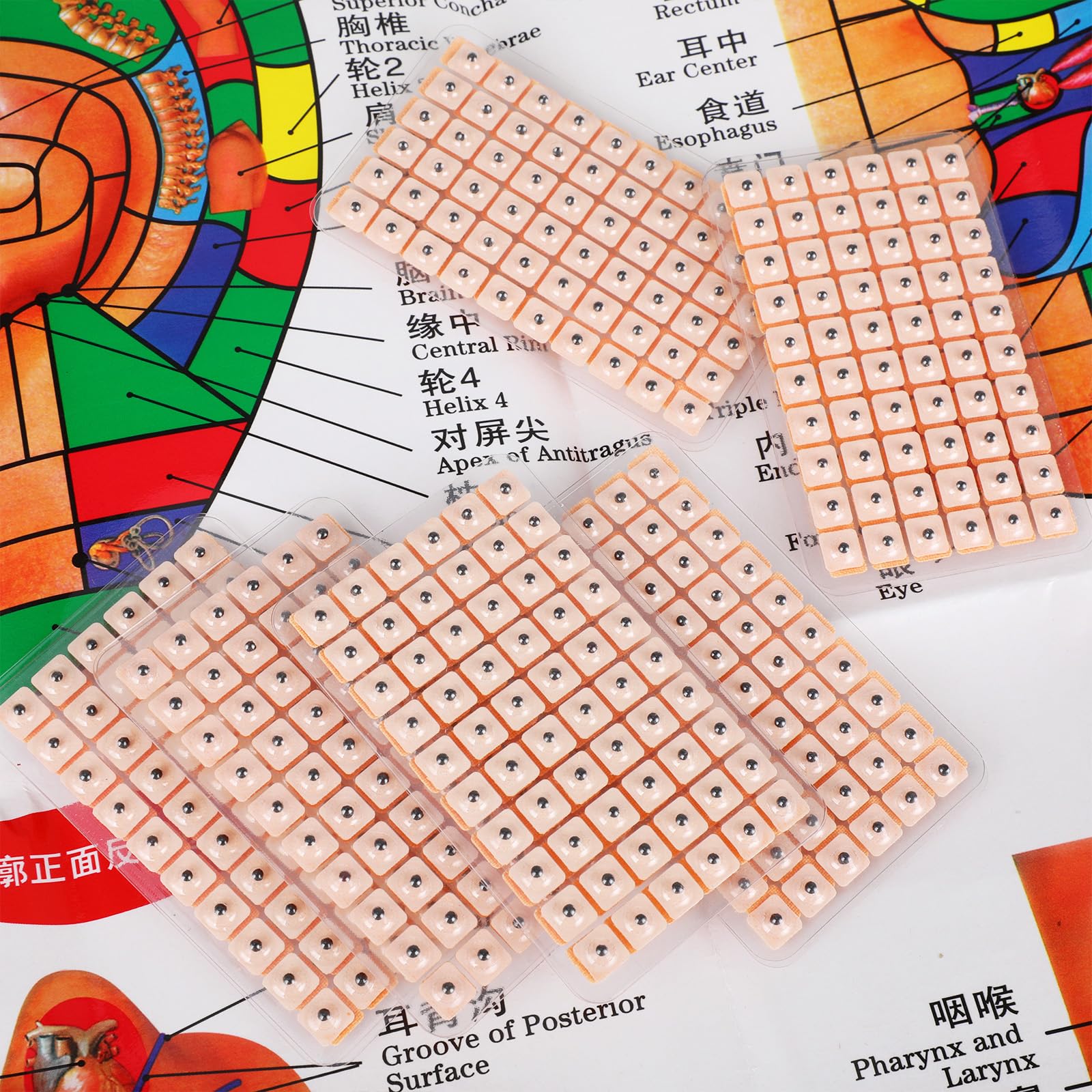 Honoson portable ear-acupressure case keeps supplies ready.