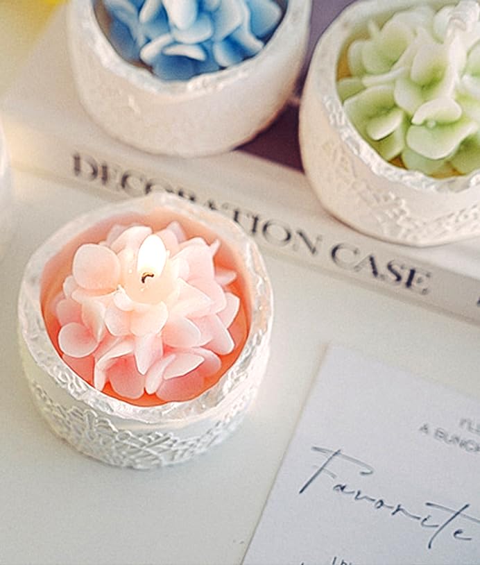 HUTIP Peach Oolong aroma candle with lace jar for relaxing evenings.
