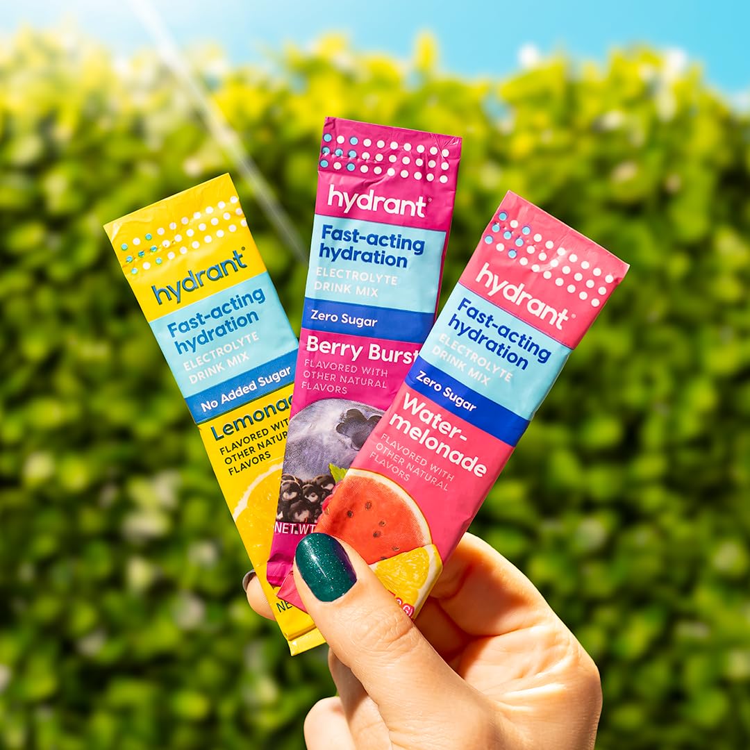 HYDRANT electrolyte powder stick provides convenient refresh during workouts.