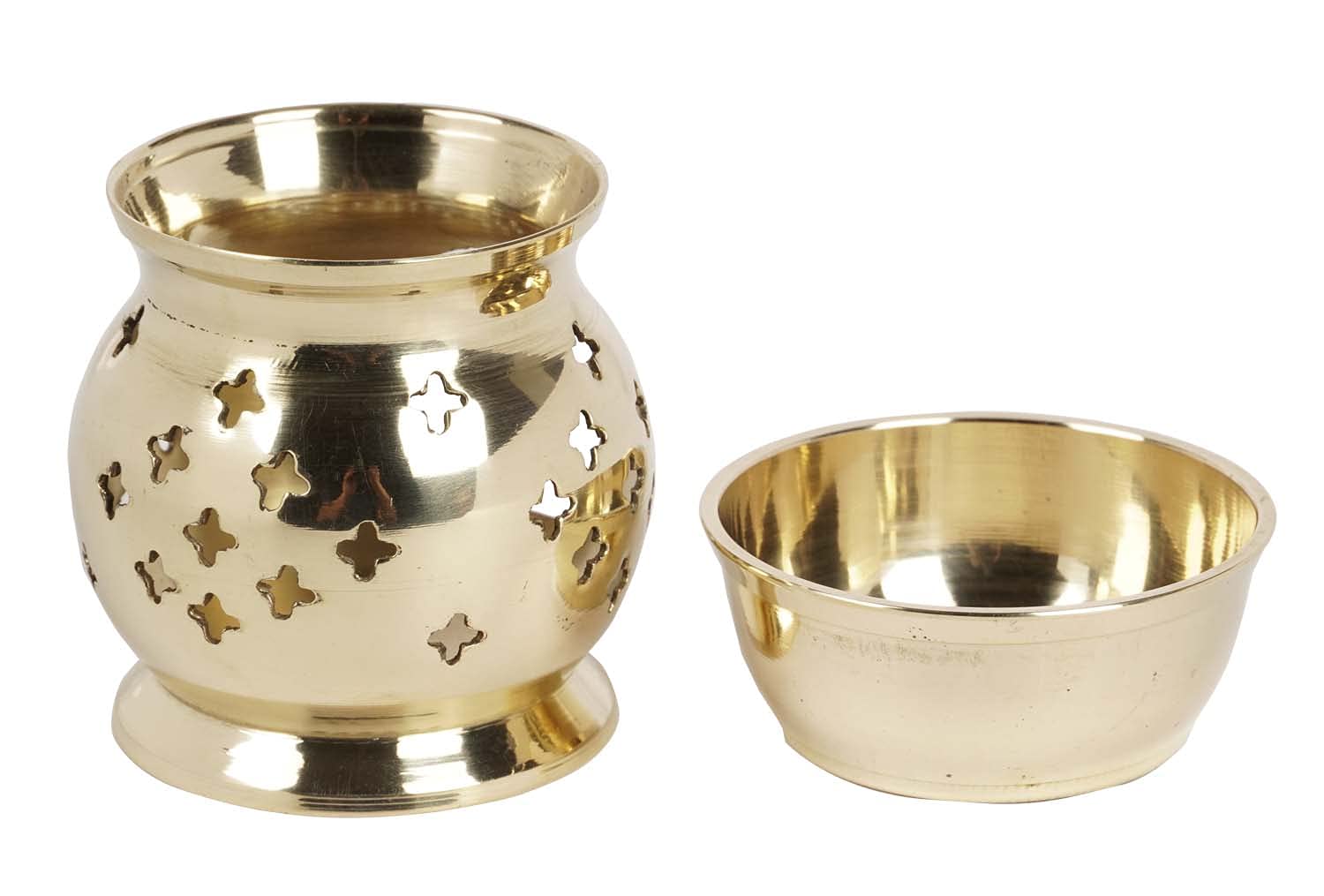 IBA Indianbeautifulart compact brass oil burner fits small rooms with gentle aroma.