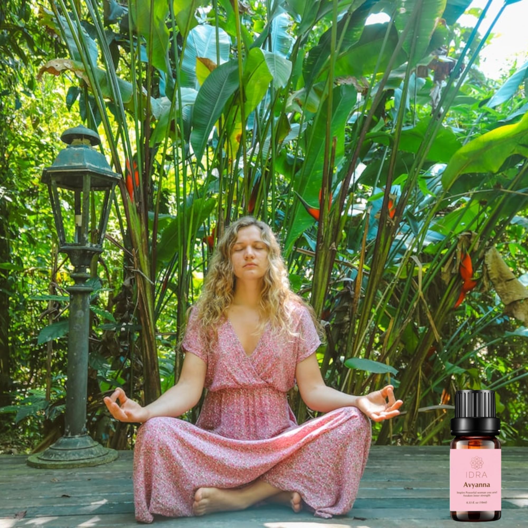 IDRA Avyanna glass bottle showcases pure essential oil blend's purity.