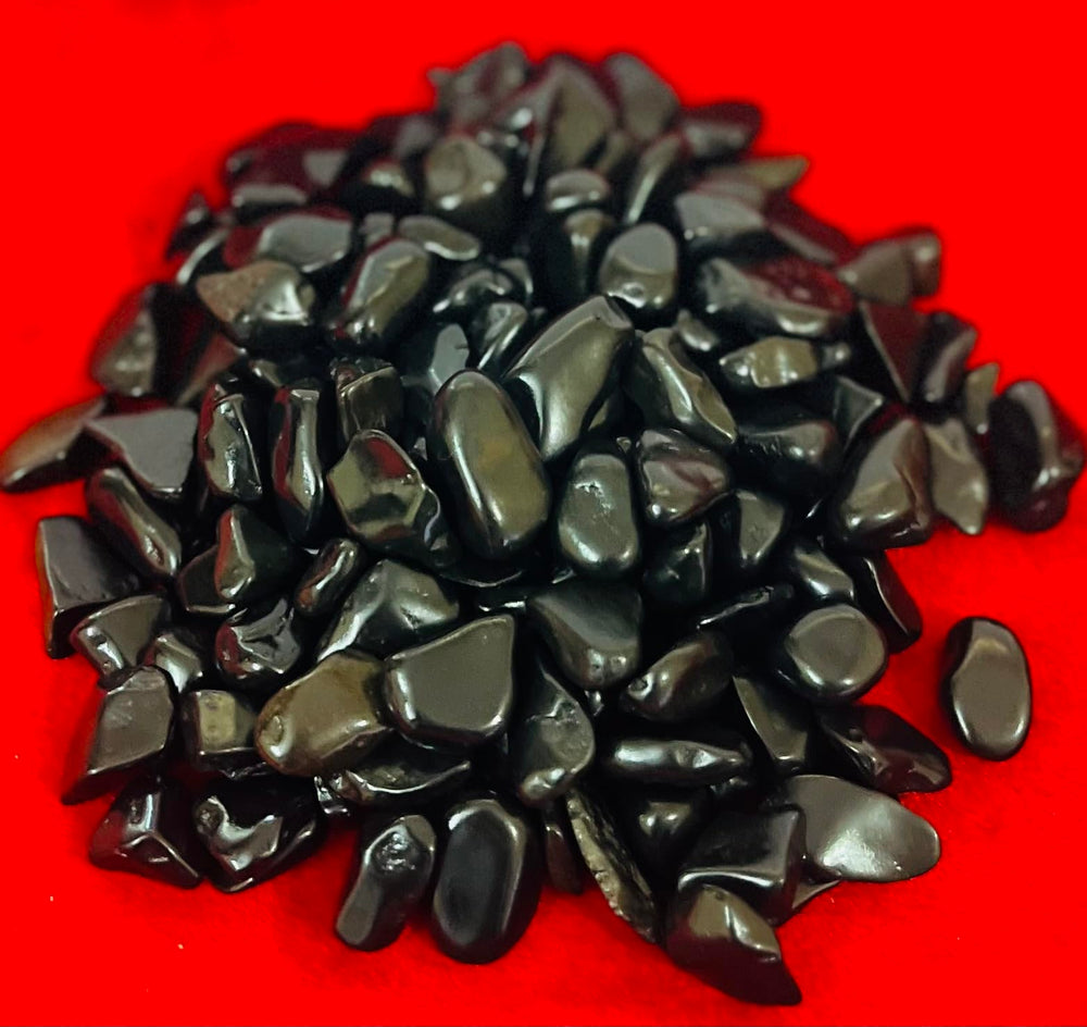 Indian Consigners Black Agate gem chips ideal for decor and craft accents.