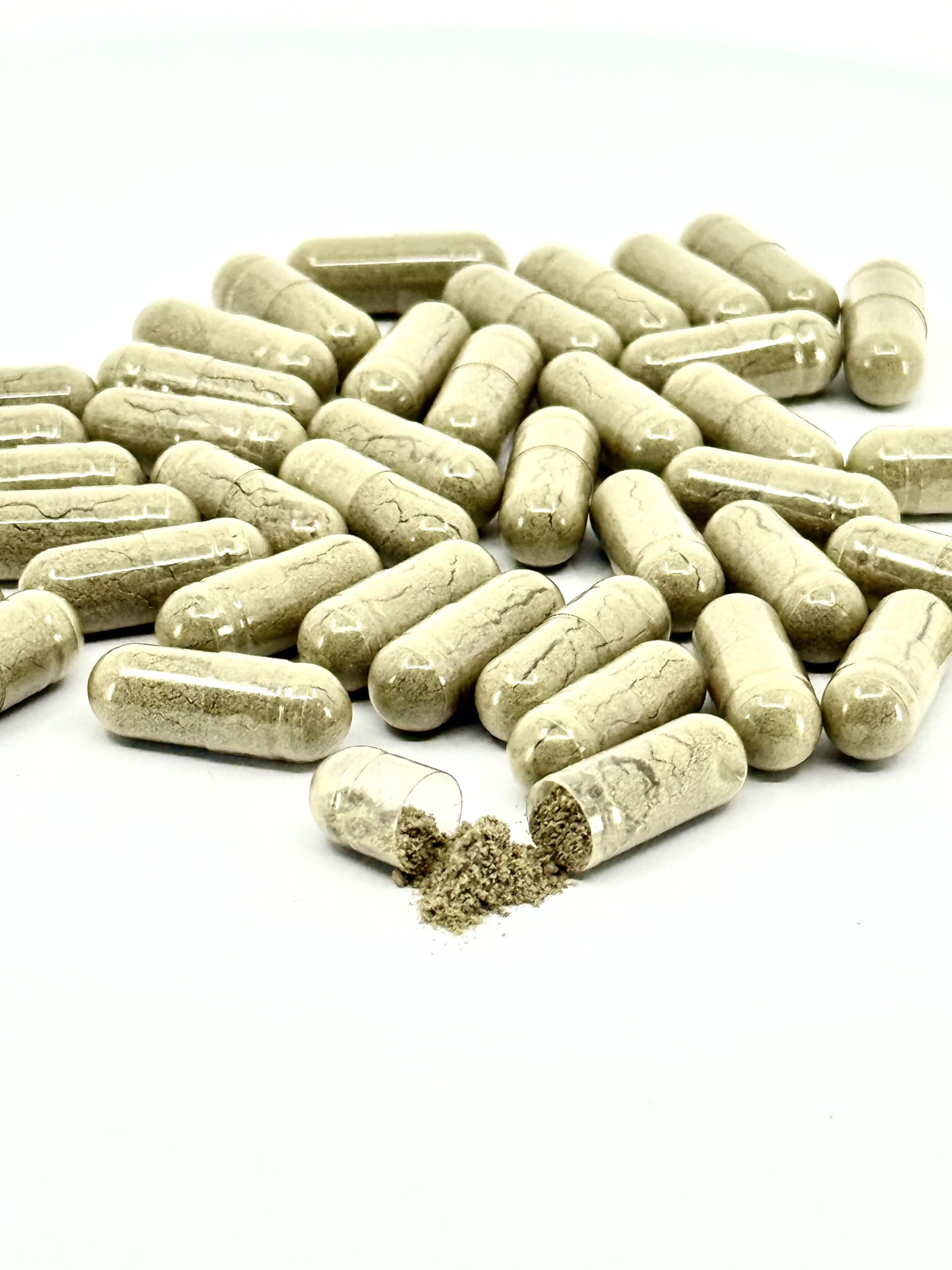 Innocuous Vitamins Saccharomyces cerevisiae probiotic image emphasizes gut-friendly fermentation
