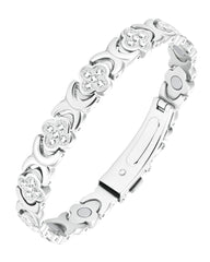 Jecanori copper bracelet close-up with four-leaf clover design for everyday style and luck