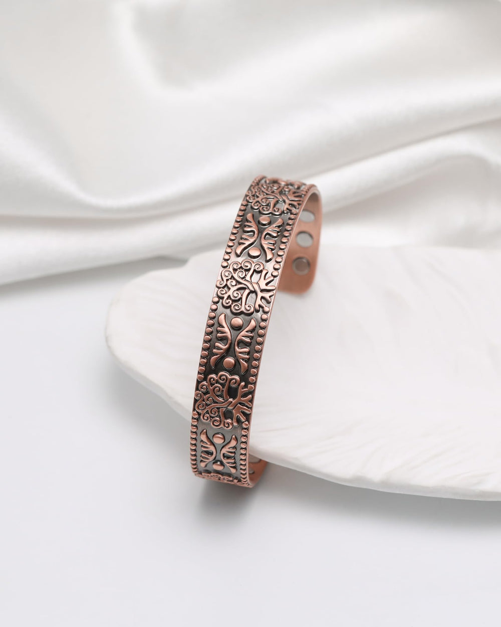 Jecanori wrist-wear on daily activities highlighting comfort.