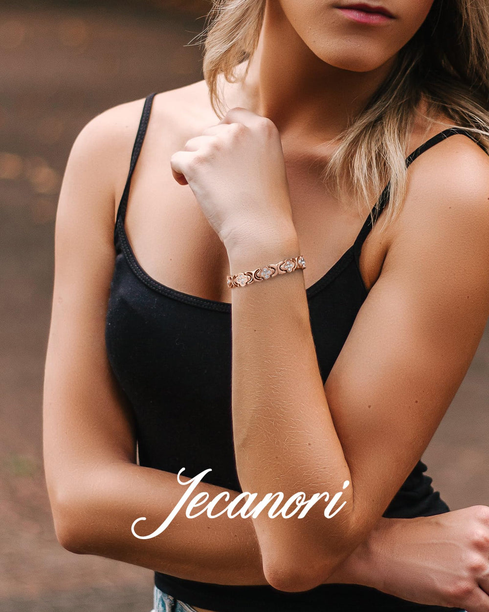 Jecanori copper bracelet featuring a sleek, modern design.