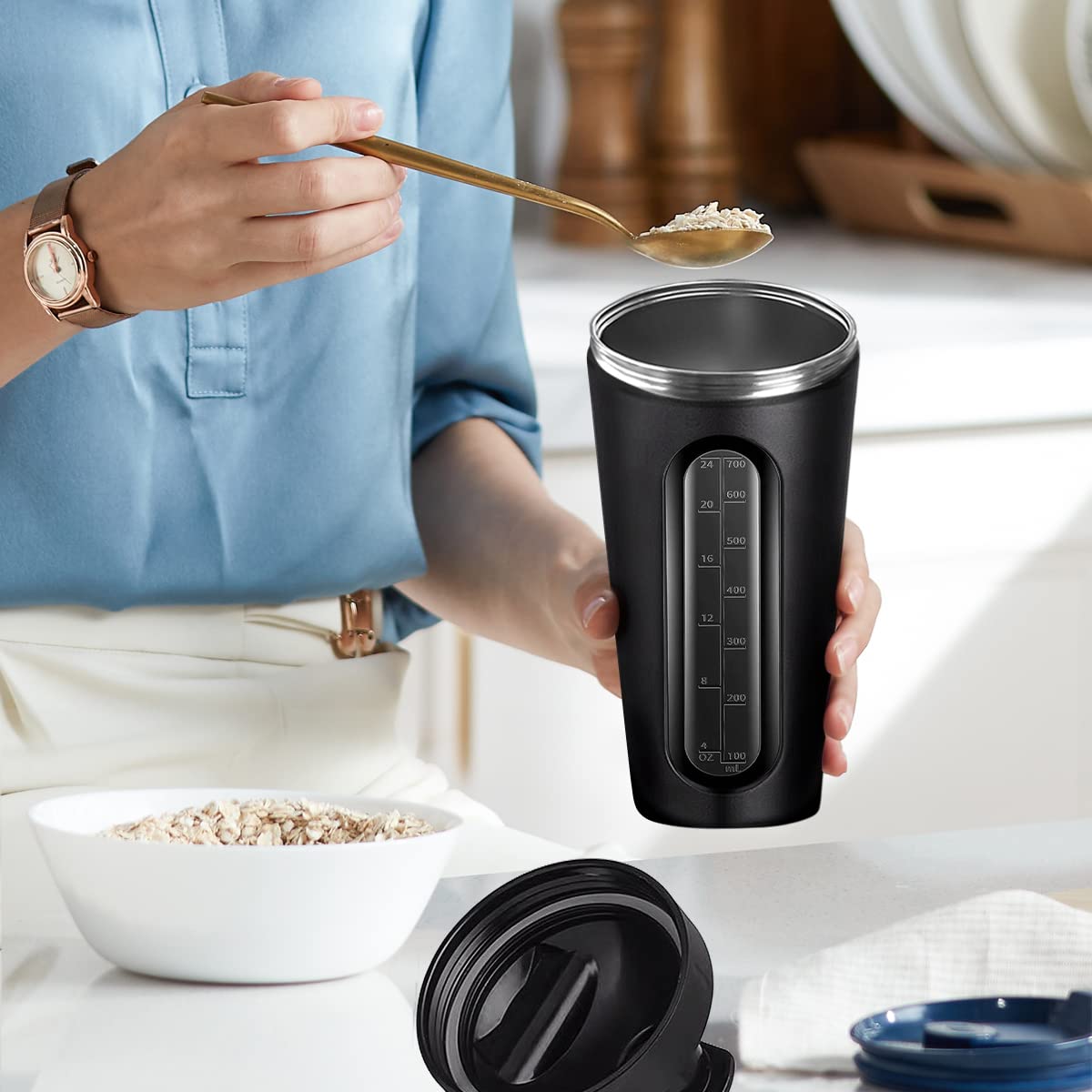 Jeedoo shaker with ergonomic handle for easy carrying to the gym.