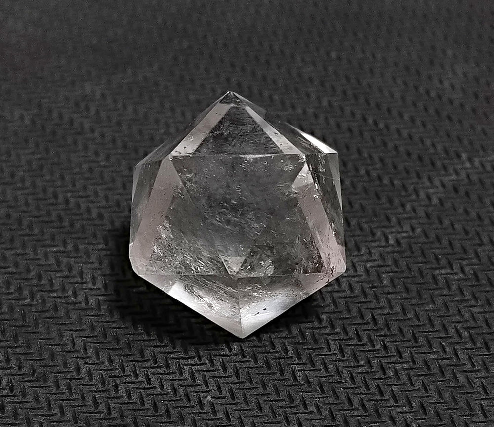 Jet International gift-ready quartz icosahedron supports mindful meditation and rituals.