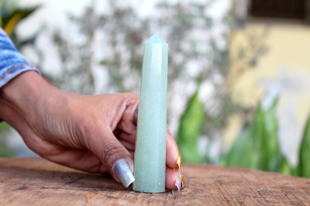 Jet International green aventurine obelisk top-detail emphasizes pyramid craftsmanship.