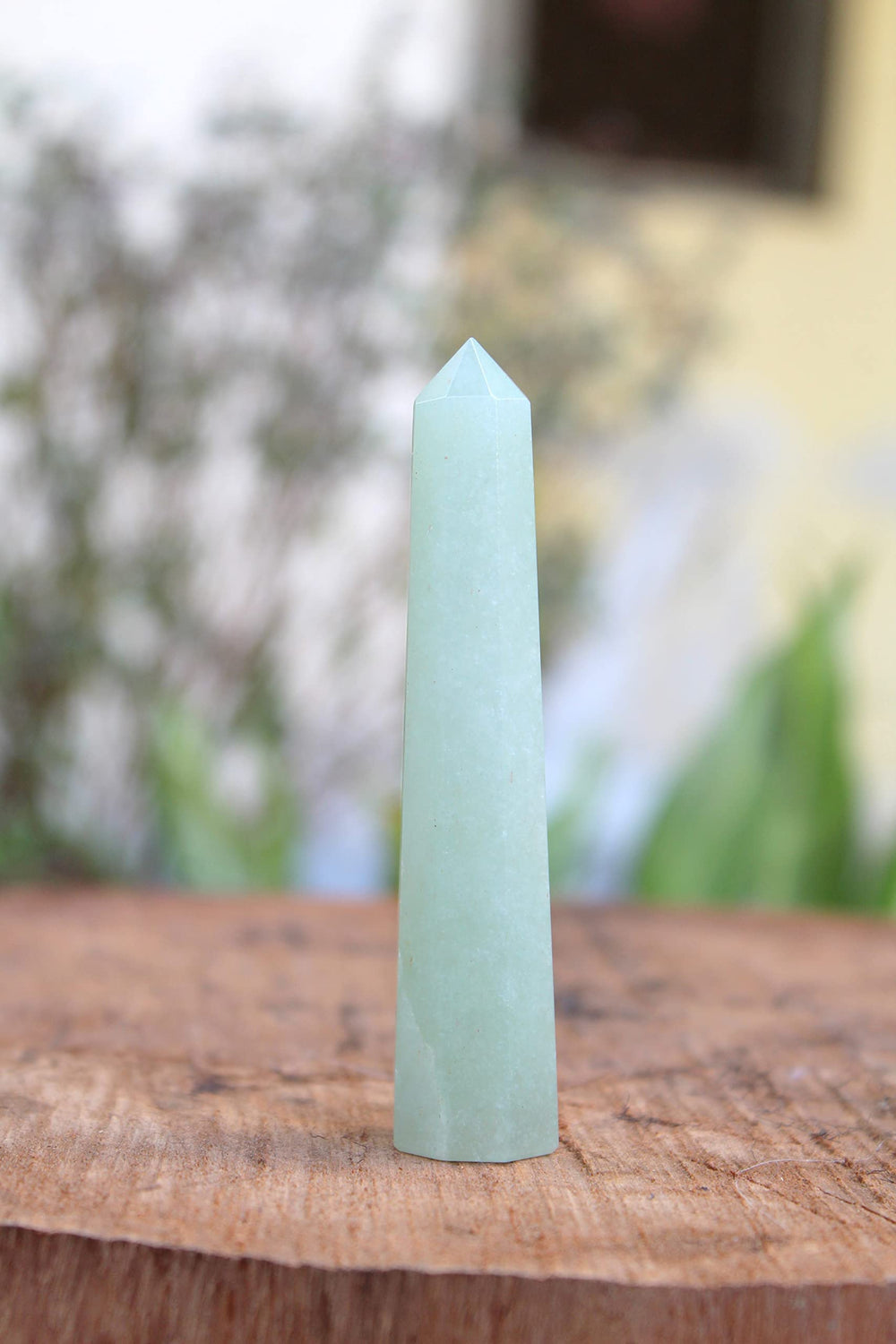 Jet International obelisk gift-packaging highlights a thoughtful wellness gift idea.