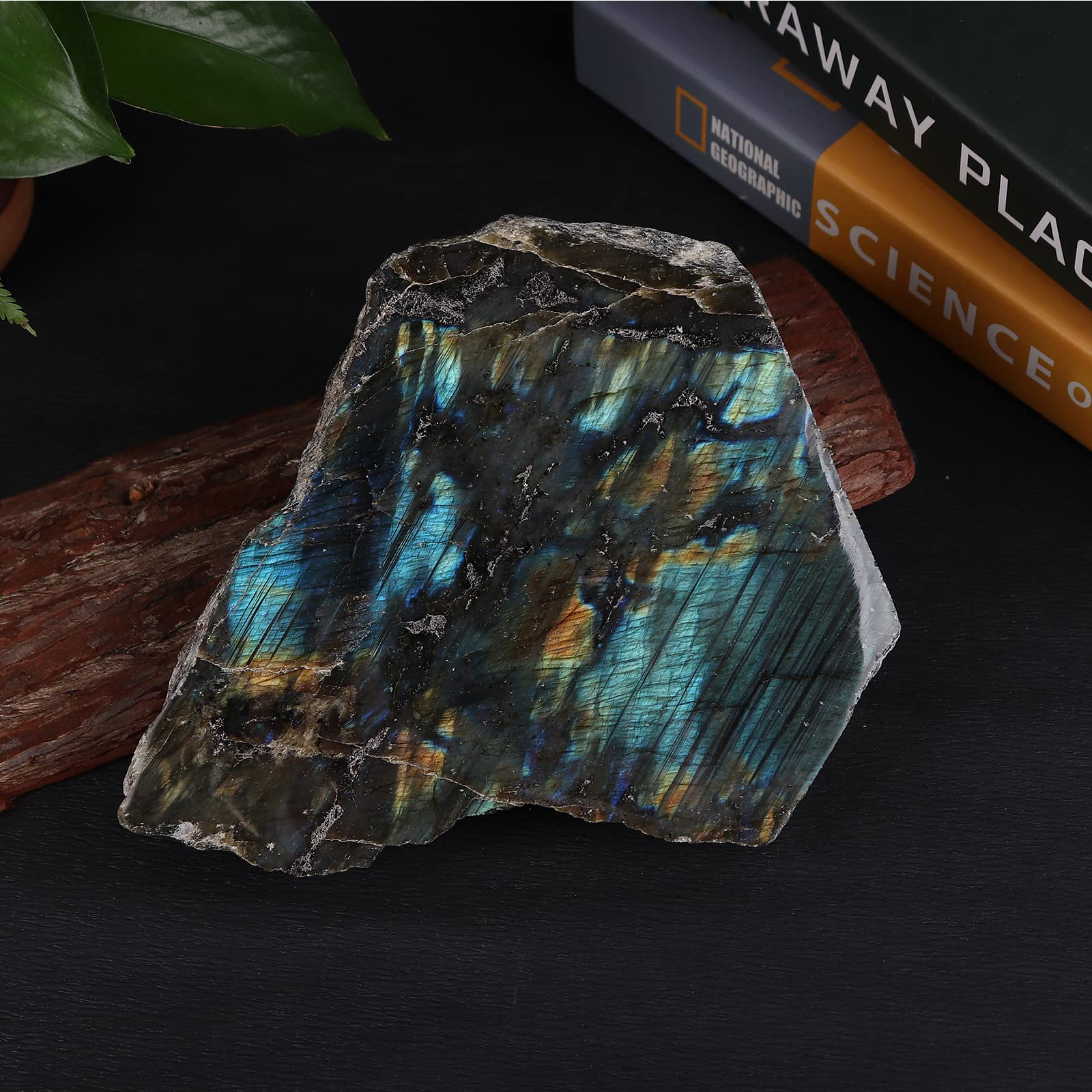 JIC Gem chakra healing Labradorite supports meditation and energy flow at home.