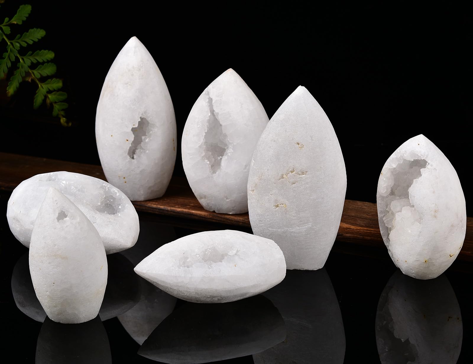 JIC Gem crystal healing stone geode offering calm ambience and focus