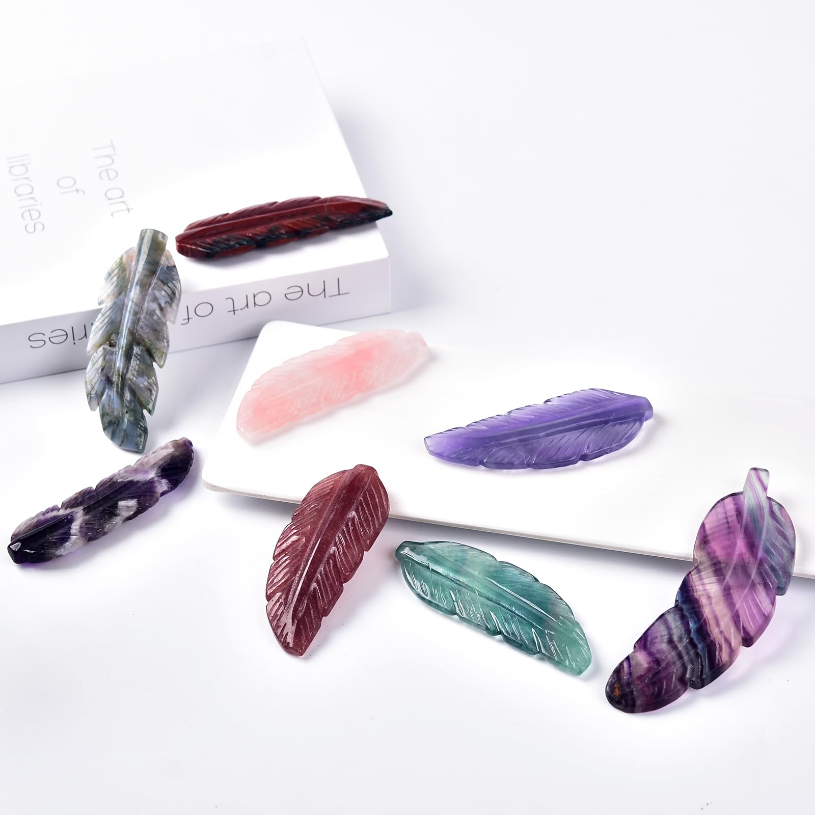 JIC Gem feather crystal ornament draws attention with nature-inspired design