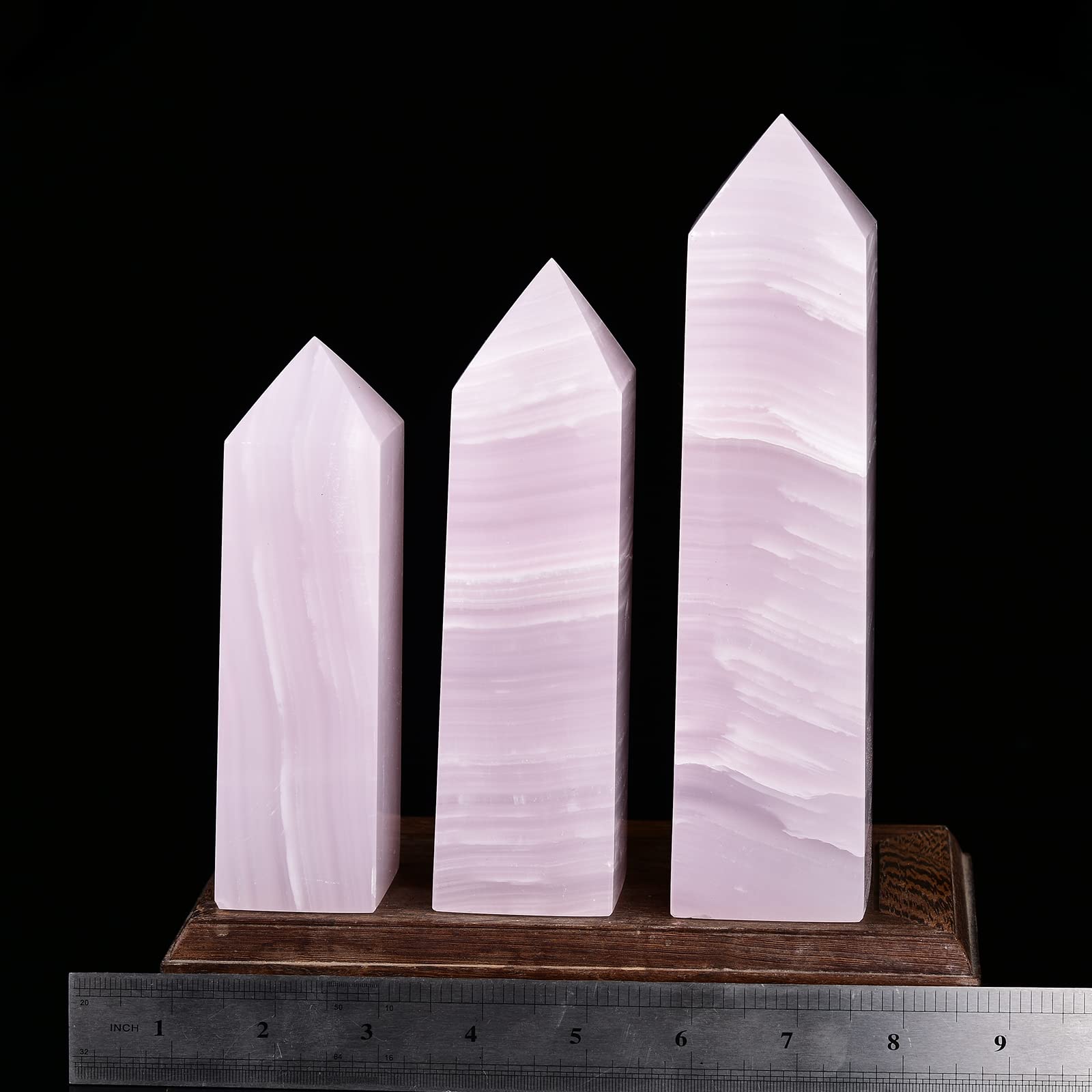 JIC Gem quartz apex focuses energy for crystal grids and mindful breathing.