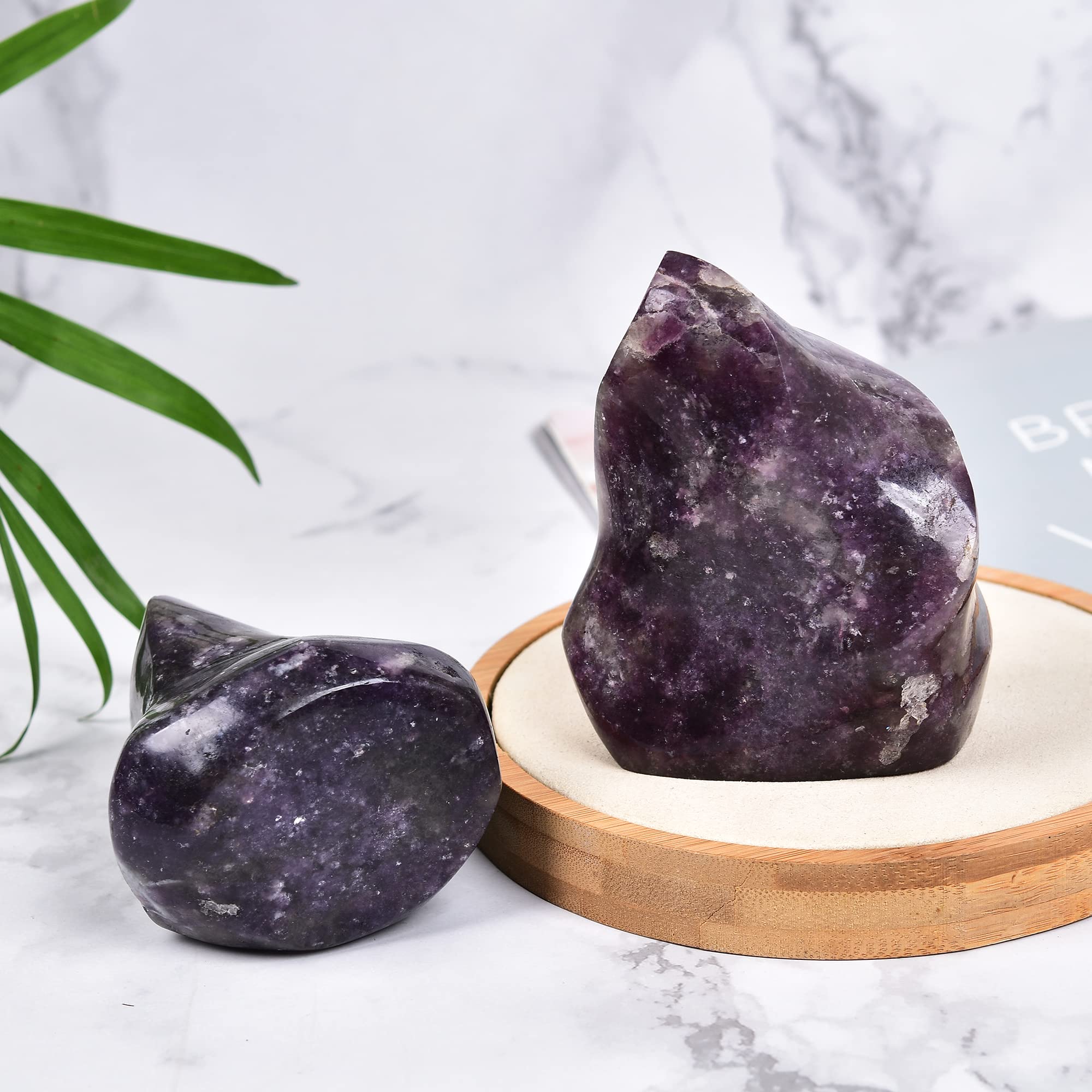 JIC Gem flame tower adds relaxing vibes to living rooms.