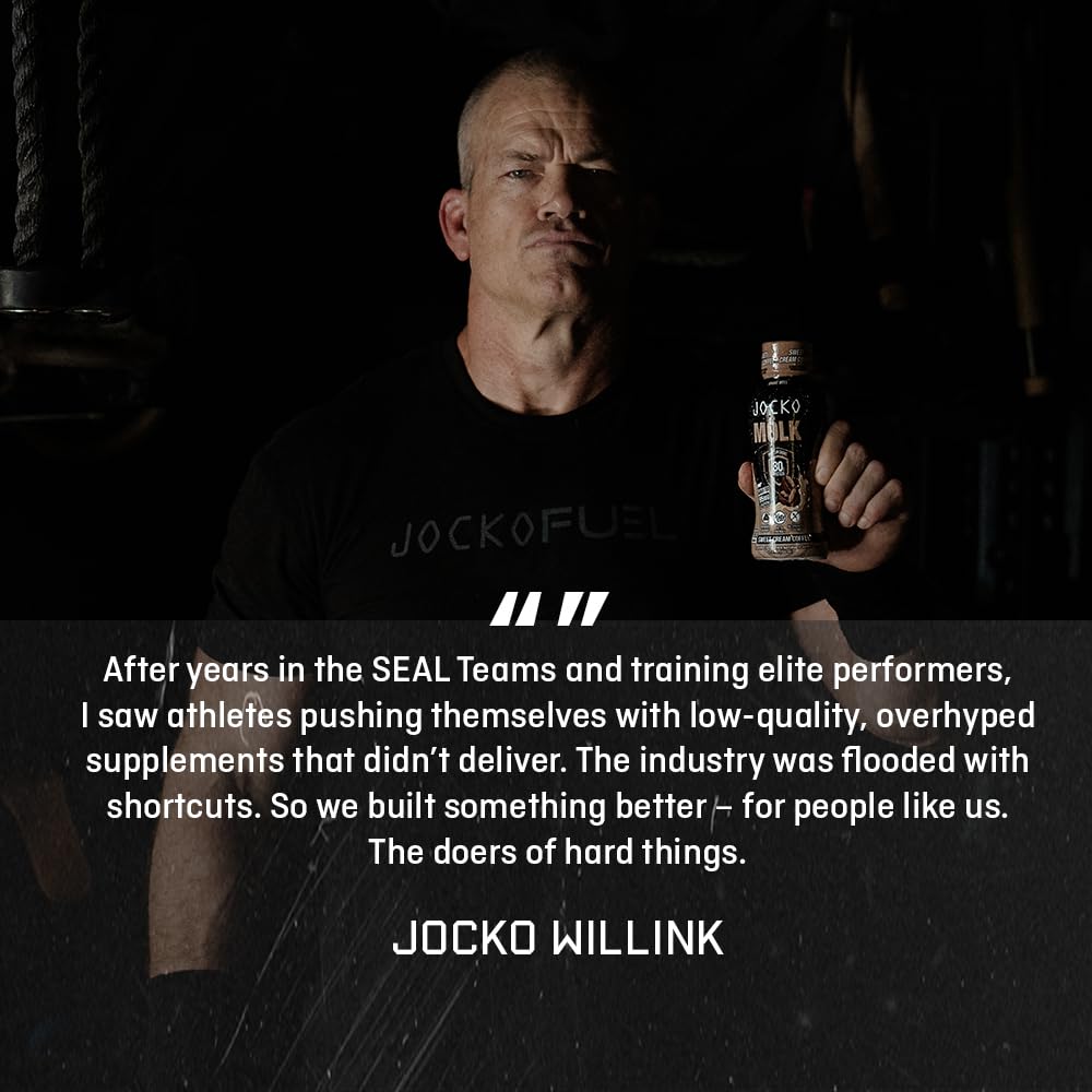 Jocko Mölk Banana Cream bottle with straw for easy consumption