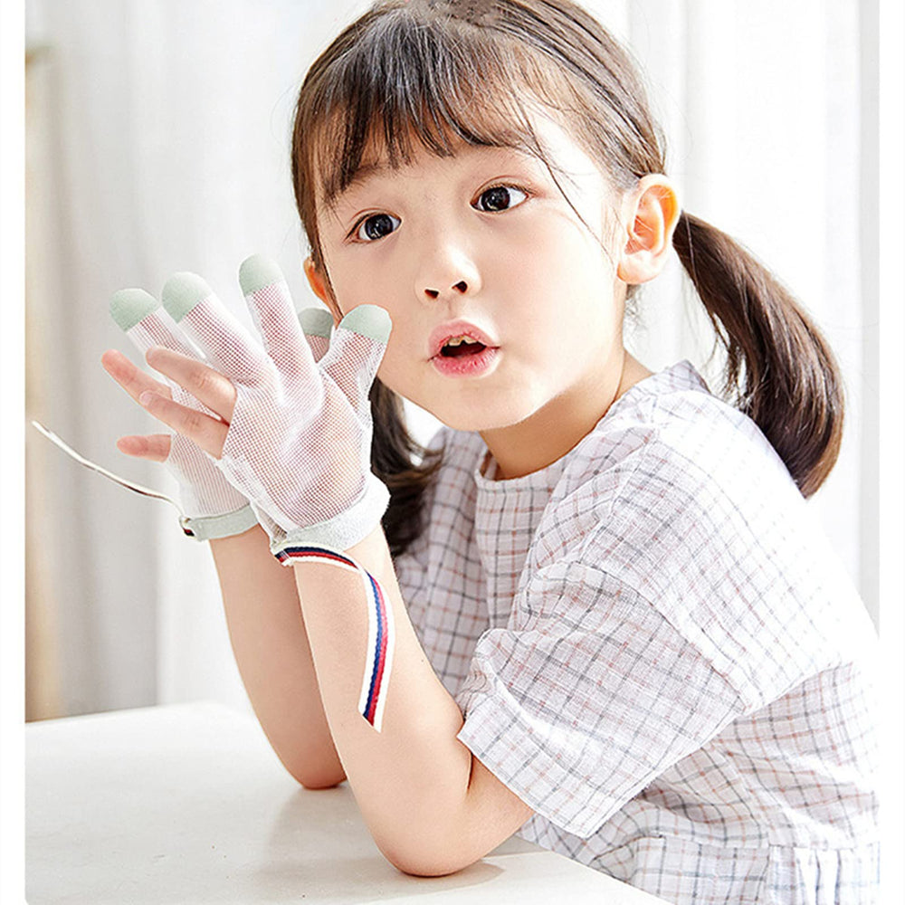 JRBJPDJ thumb-sucking stop gloves with adjustable strap on child’s hand