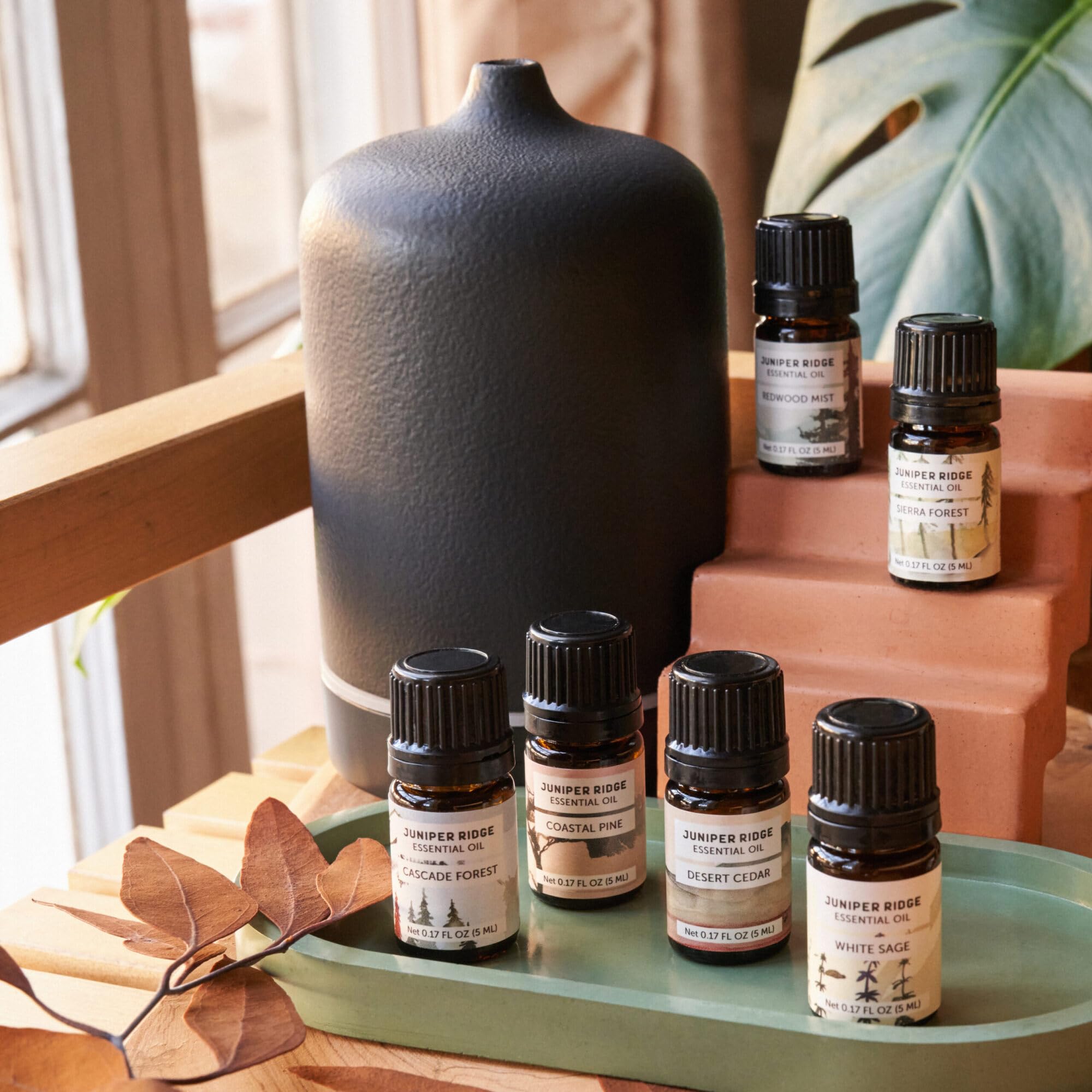 Juniper Ridge Redwood Mist pours a forest-inspired scent during use.