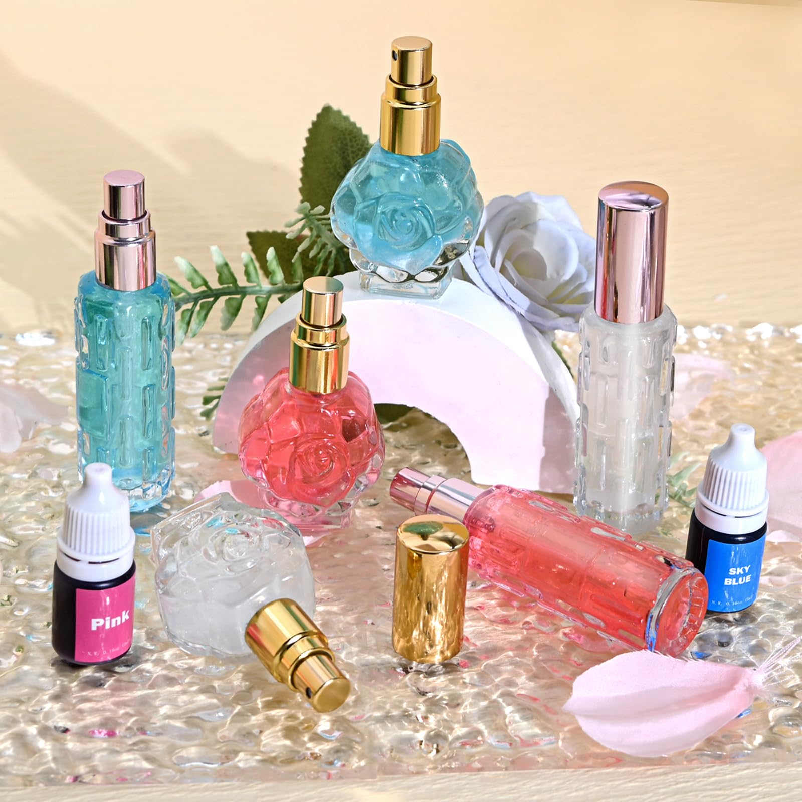 JUYRLE fragrance testing papers help track scent development.