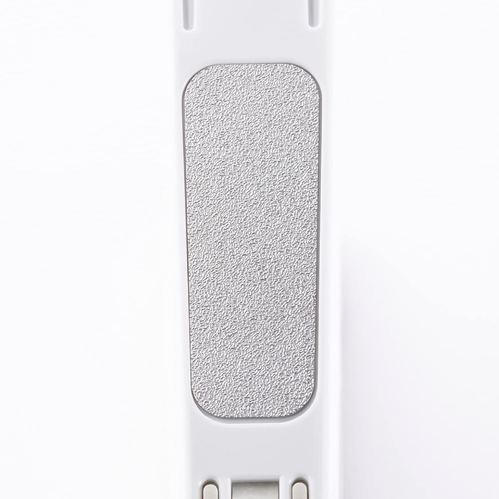 KAI 119 nail clipper packaging shows JP Post tracking label