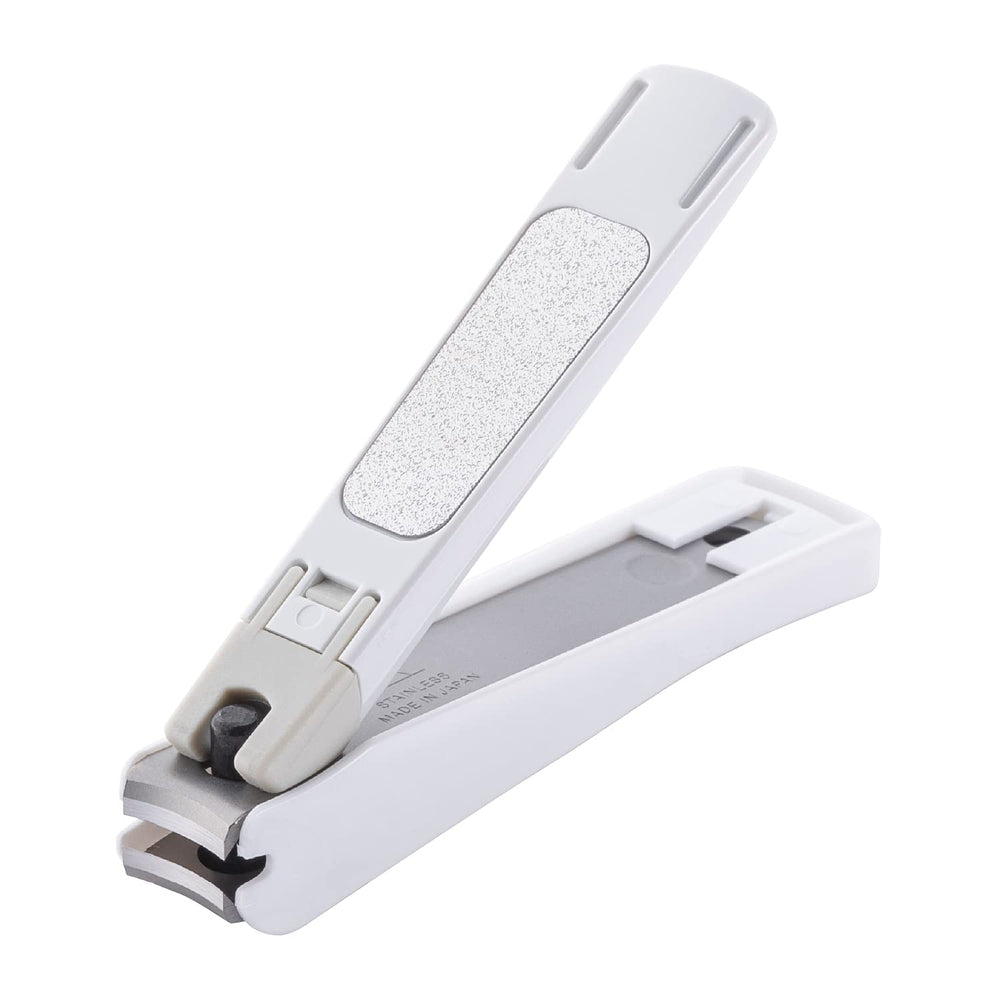 KAI 119 nail clipper side view showing curved blade and grip