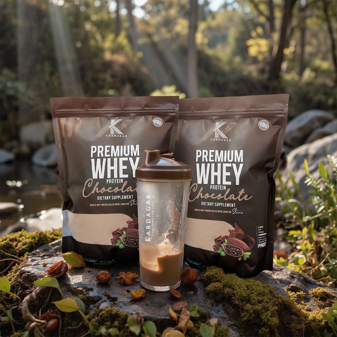KARDAGAR Premium Whey Protein Chocolate scoop highlighting convenient serving size