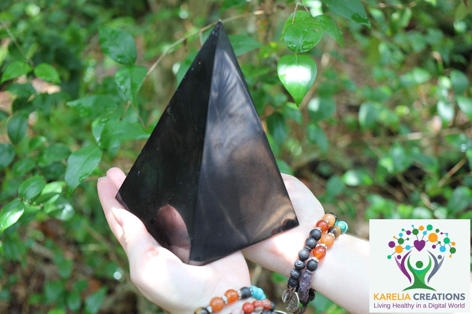 Karelia Creations Shungite XL Pyramid packaging features sustainable materials