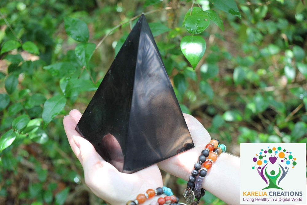 Karelia Creations Shungite XL Pyramid packaging features sustainable materials