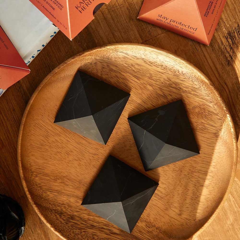 Karelian Heritage shungite pyramid bulk packaging with business card