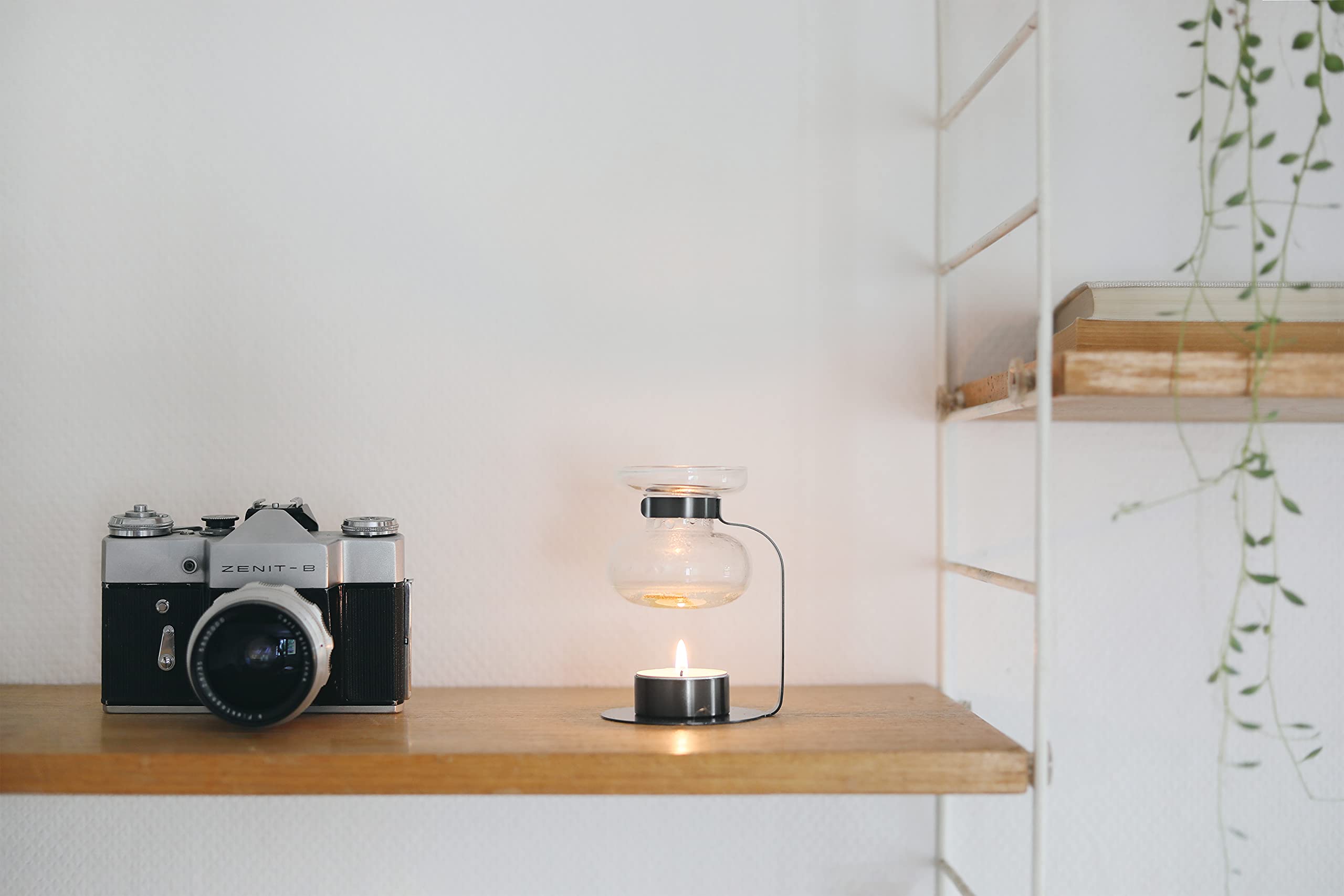 Kinto Aroma Oil Warmer glass container highlights clean, heat-safe design.