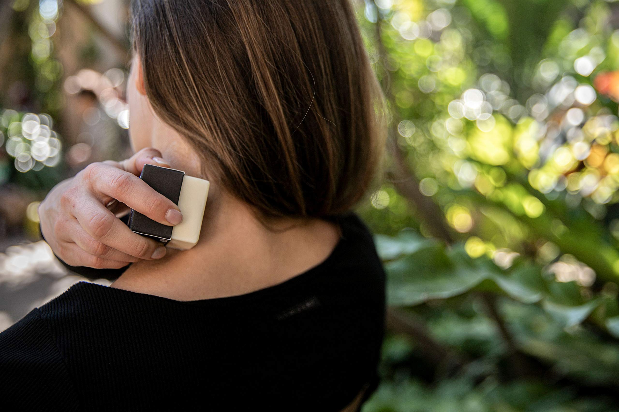 KOA ROY Wellness Cube botanicals blend close-up.