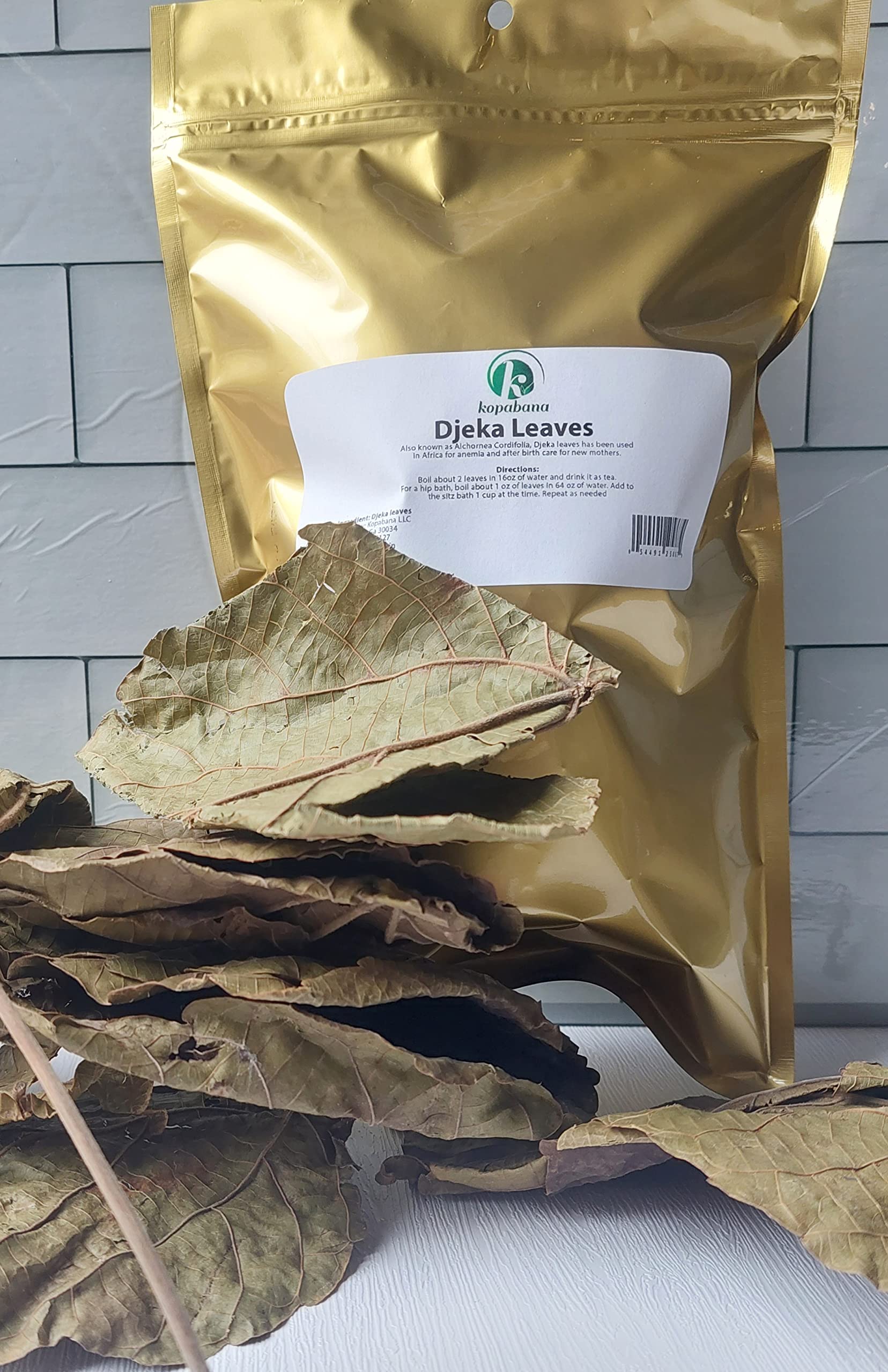 KOPABANA Green Djeka Leaves dried-ingredients closeup highlighting natural origin.