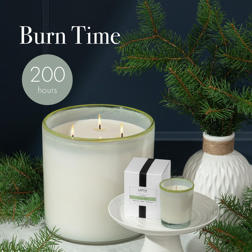 LAFCO New York 4-wick burn view demonstrates even fragrance release over long burn.