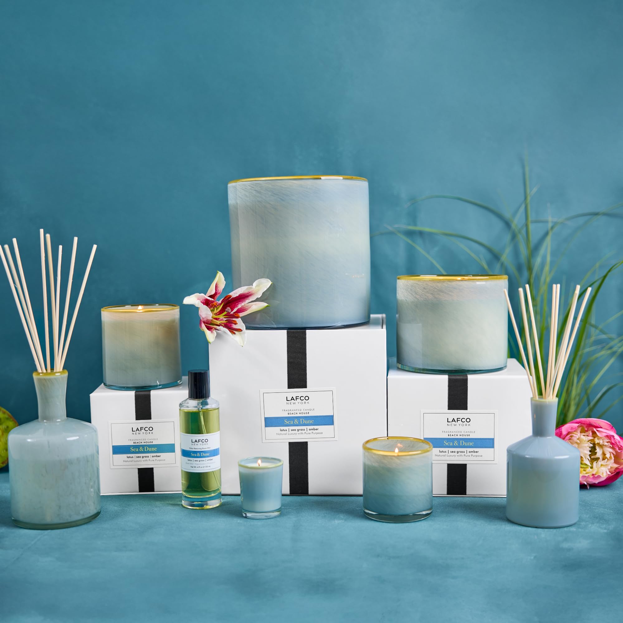 LAFCO New York Signature Sea & Dune beach-house mood in a stylish centerpiece.