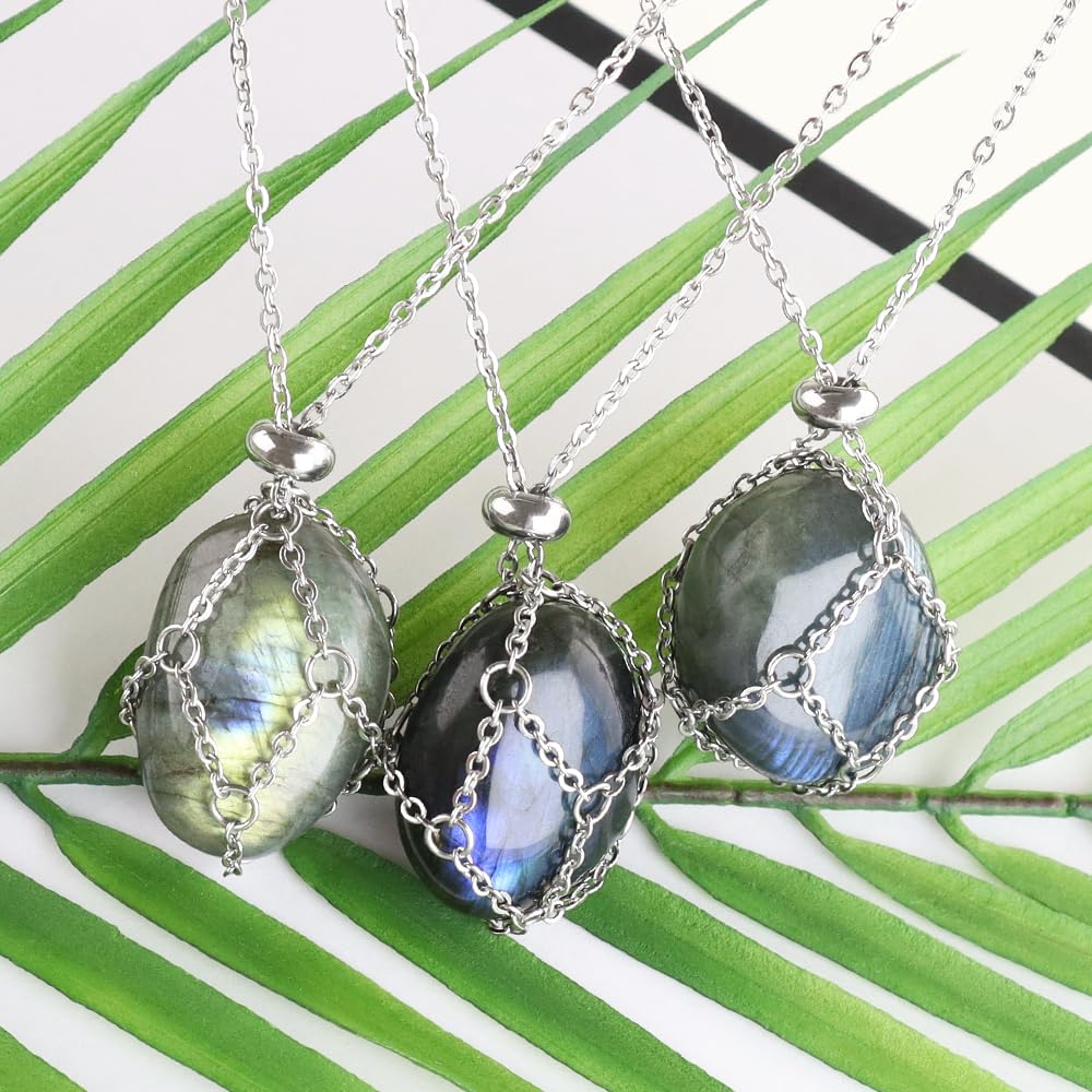 Versatile piece suitable for both men and women