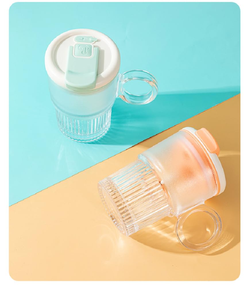 LMFUEN straw mode demonstrates versatile drinking with spill-proof lid.