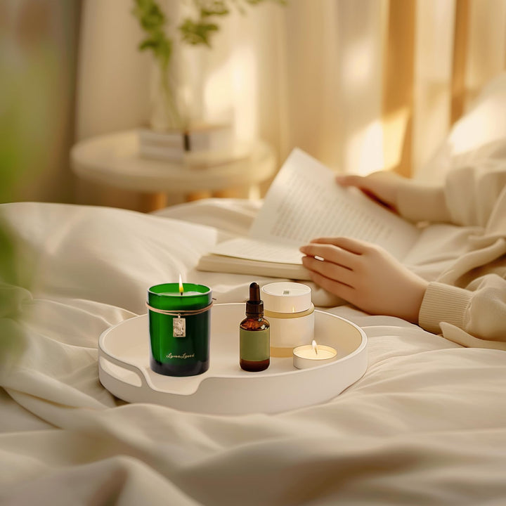 LunaLoved wax detail closeup highlights high-quality soy blend and oils.