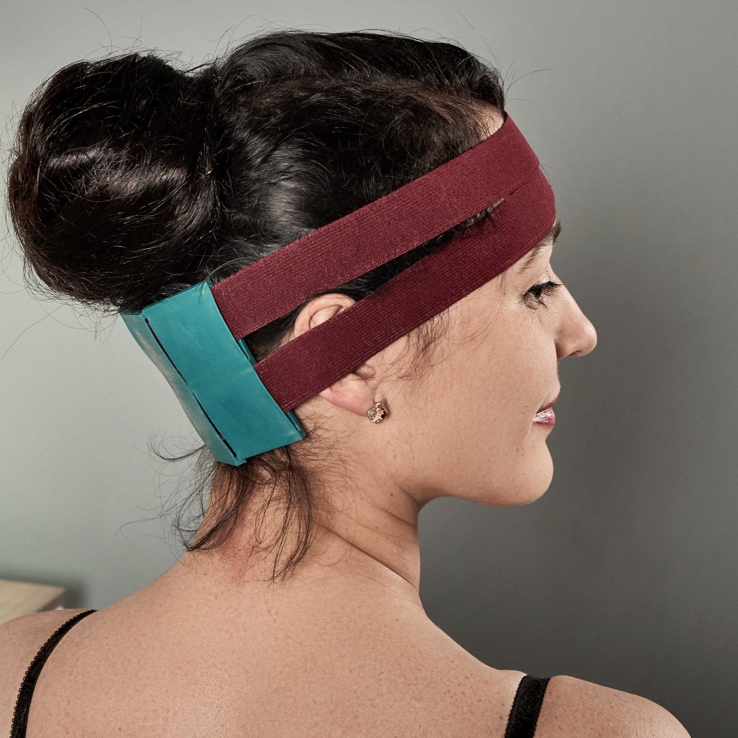 Lyapko Belt Kid 3.5 Ag in use on back, potential pain relief and relaxation