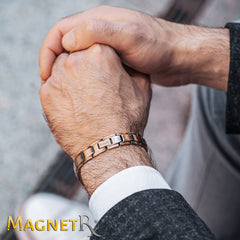 MagnetRX bracelet shows 40 ultra-strength neodymium magnets for strong magnetic field