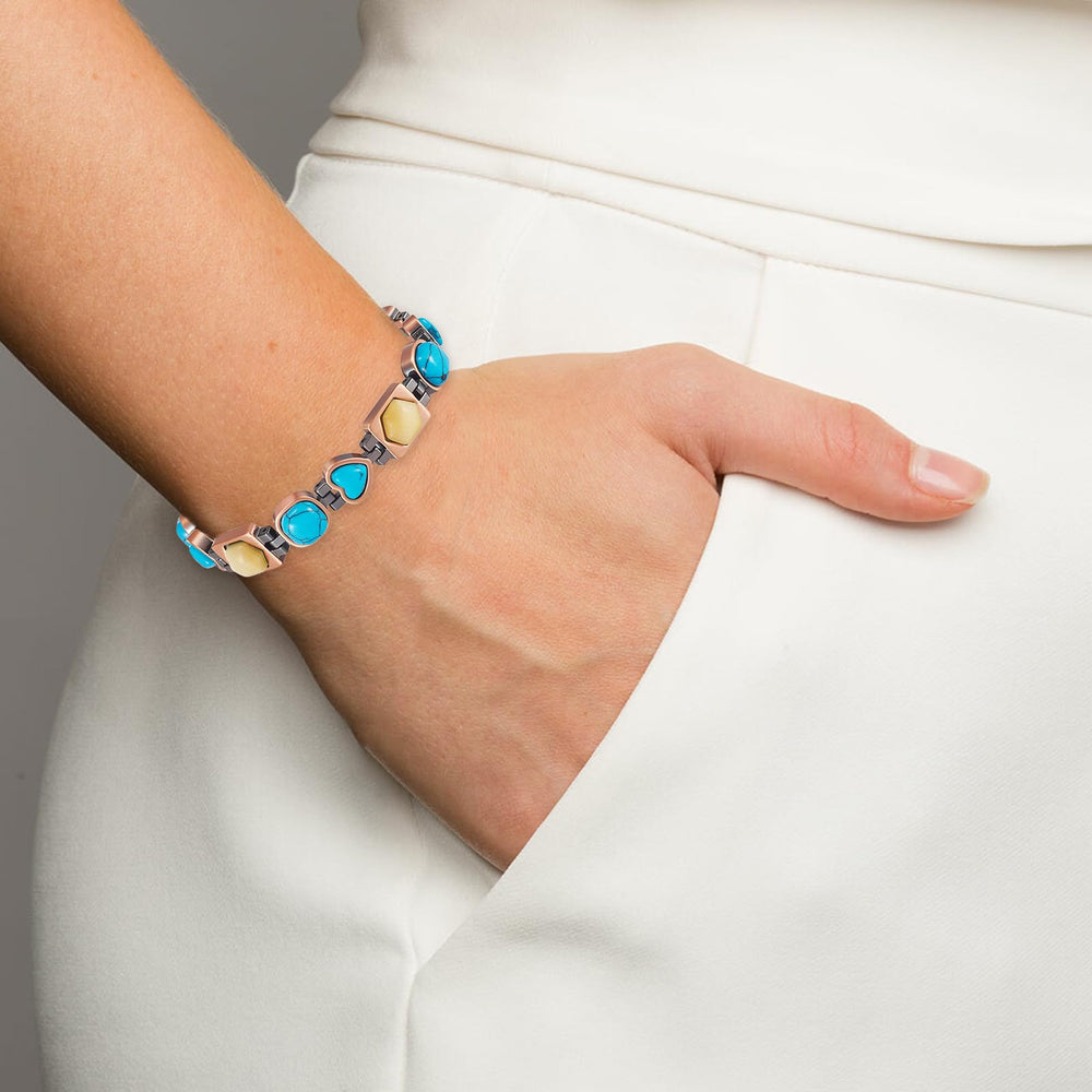 MagSølv copper bracelet in gift-ready packaging for loved ones.