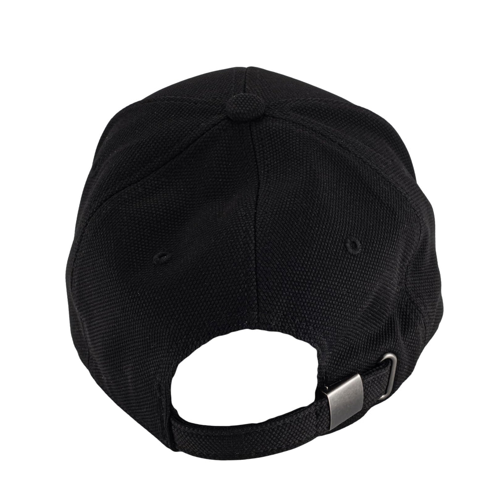 MagSølv cap in outdoor setting ready for running and hiking.